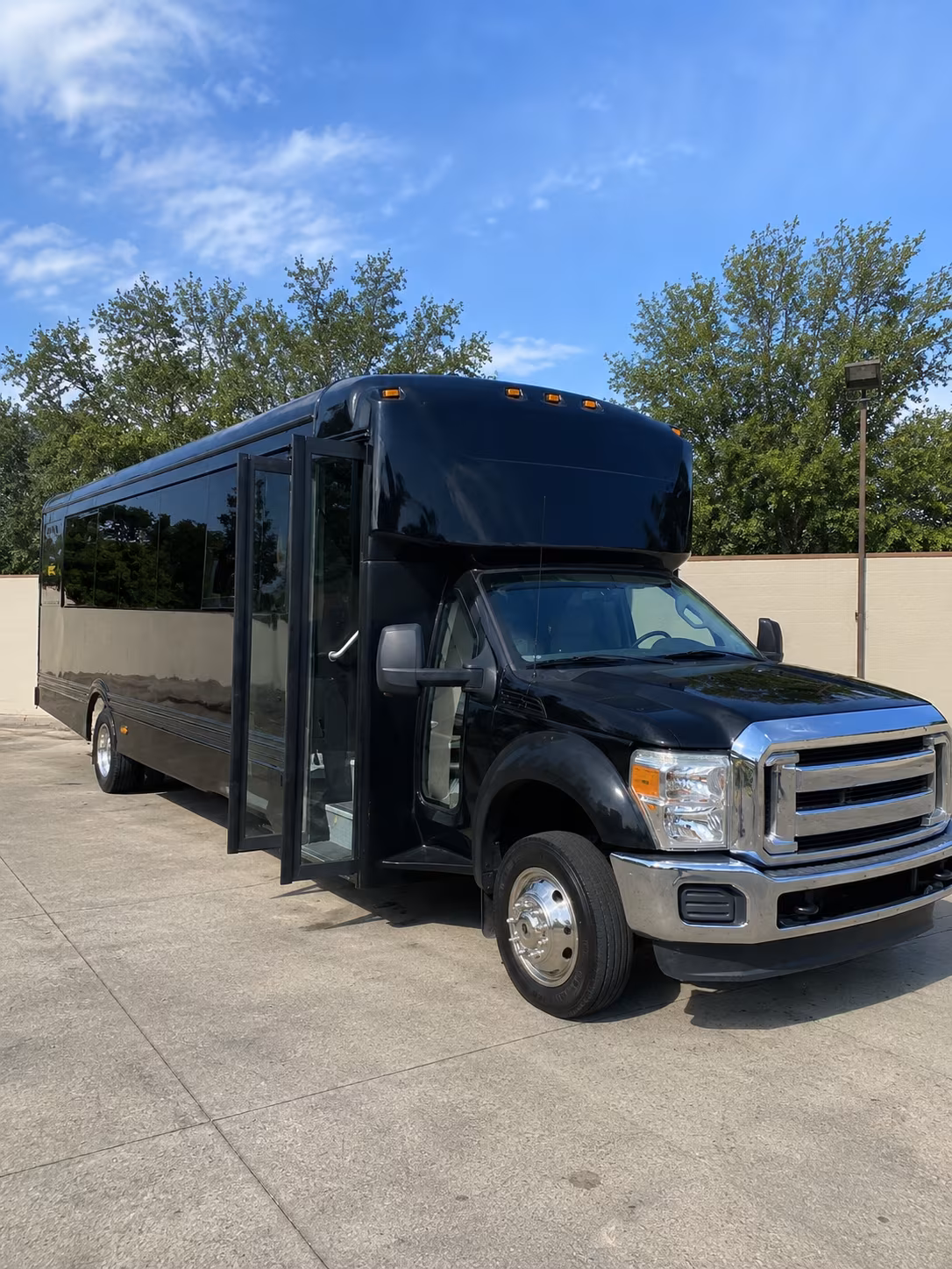 great falls 20 passenger party bus