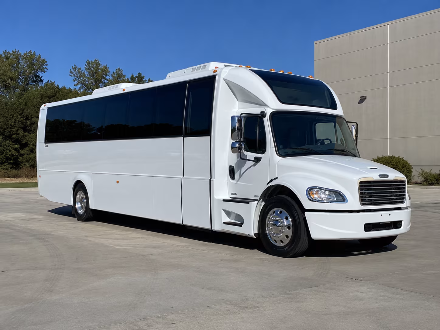 great falls 28 passenger party bus